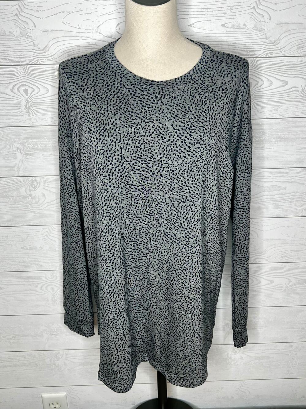 Liz Claiborne  Gray Abstract print Blouse Long Sleeve Tunic Size XL